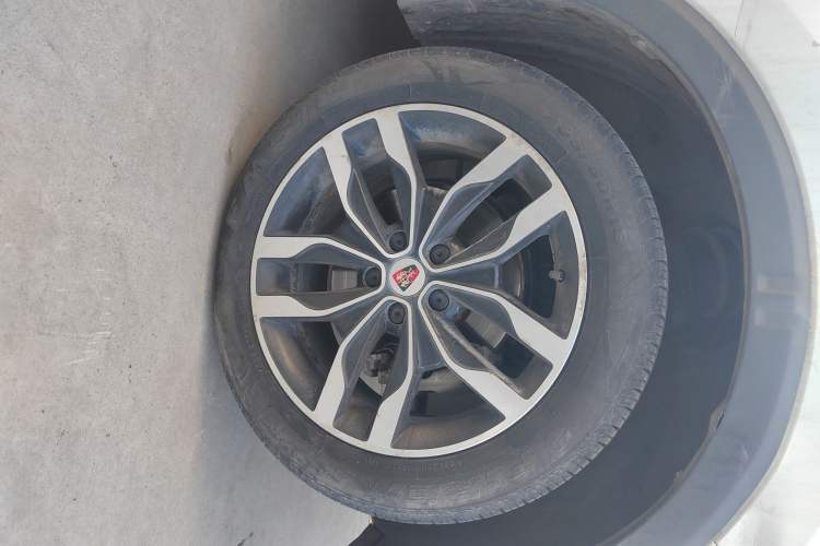 Used Roewe RX5 2016 20T Two-Wheel Drive Automatic Internet Smart Edition