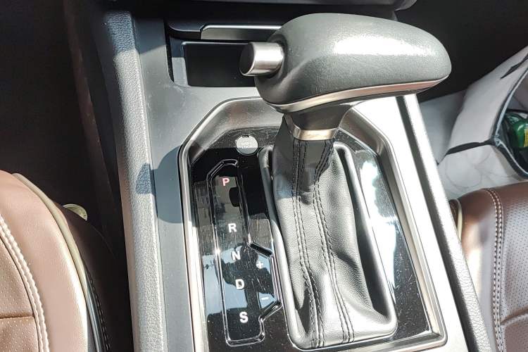 Used Hongqi H7 2017 1.8T Tech Model
