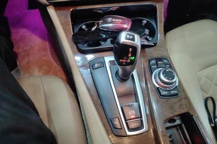 Used BMW 5 Series 2011 528Li Leading Model