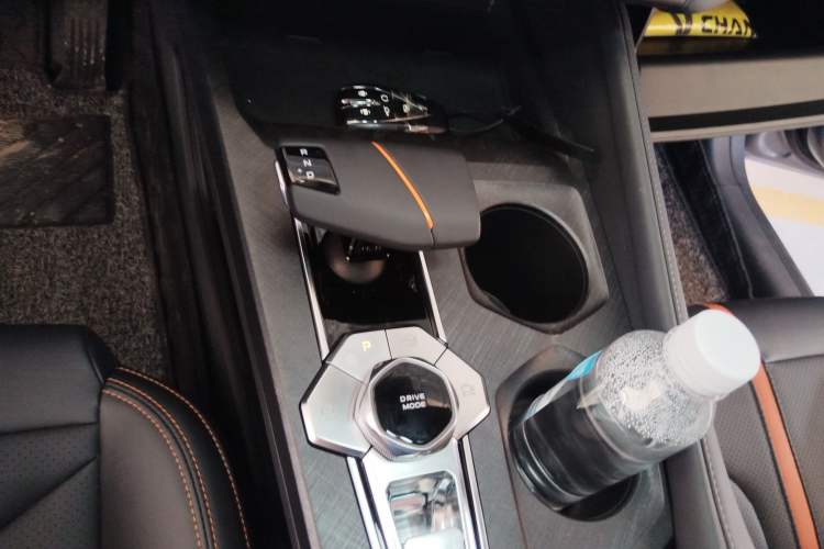 Used Changan UNI-V 2024 1.5T Smart Navigation Version
