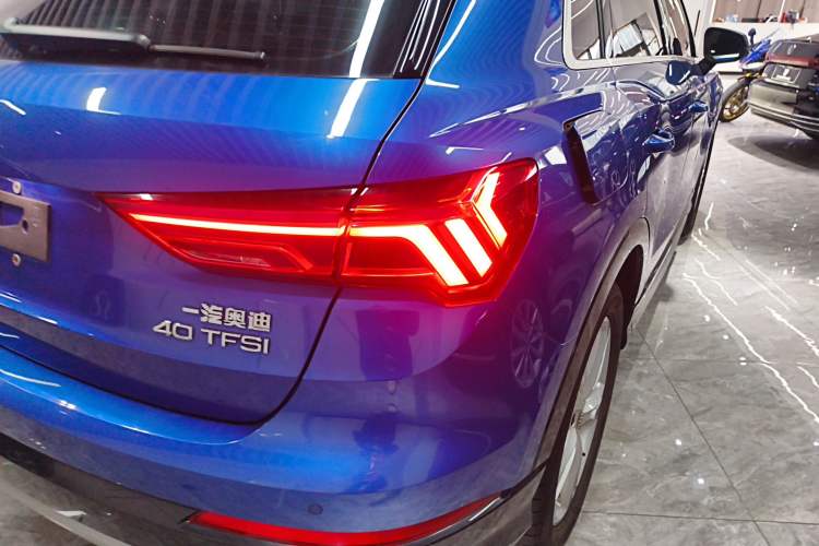 Used Audi Q3 2019 40 TFSI Fashionable and Elegant Model