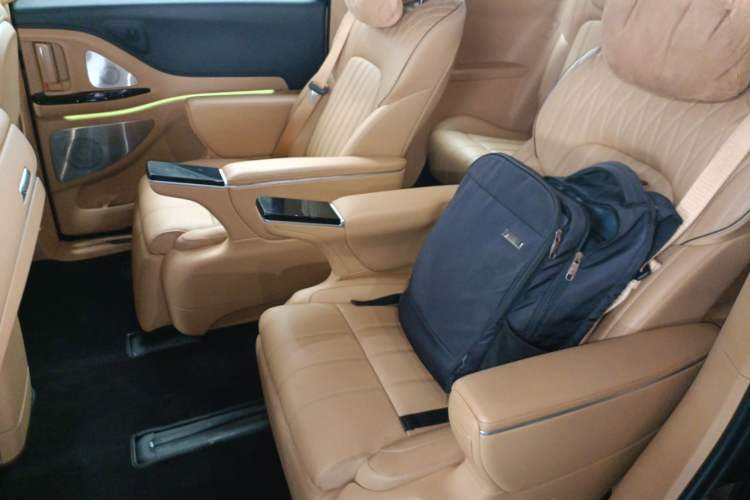 Used VOYAH Dream 2025 PHEV Four-Wheel-Drive Flagship Kunpeng Edition
