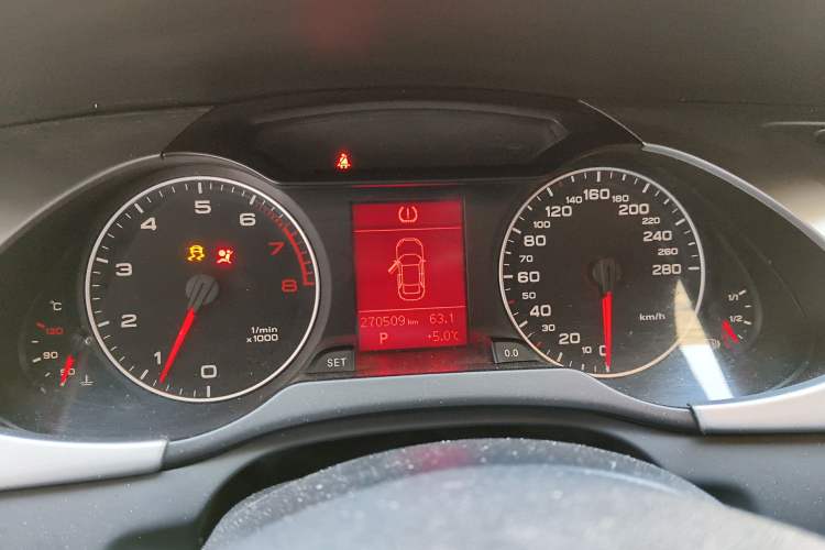 Used Audi A4L 2011 2.0 TFSI Comfort Model
