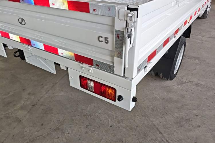 Used Ruichi C5 2025 Model All-Electric Single-Row Pioneer Flatbed