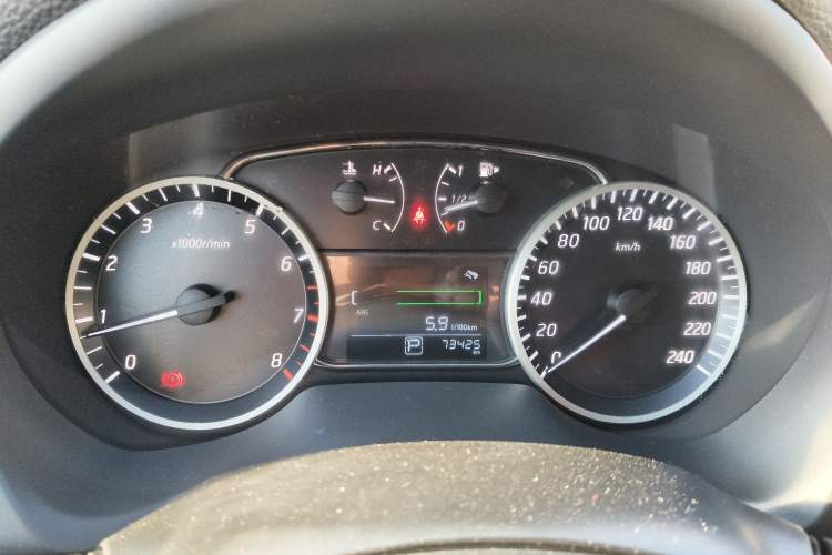 Used Nissan Sylphy 2019 1.6XV CVT Smart Connect Luxury Edition China VI Standard Instrument Cluster