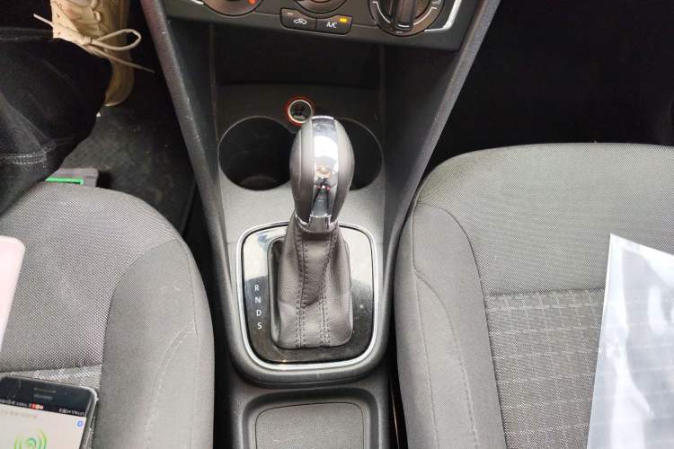 Used Volkswagen Polo 2016 1.6L Automatic Comfort Model
