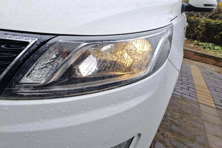 Used Kia K2 2012 Hatchback 1.6L AT Premium Commemorative Edition