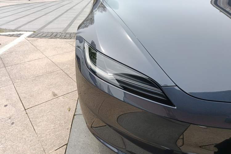 Used Tesla Model 3 2023 Long-Range All-Wheel-Drive Version