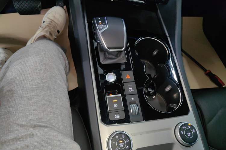 Used Volkswagen Touareg 2022 3.0 TSI Luxury Edition Black Diamond Sport Package