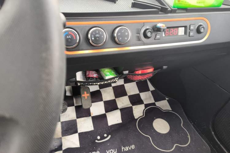 Used Wuling Hongguang MINIEV 2020 Enjoy Edition Lithium-Ion Battery Audio And AC Panel