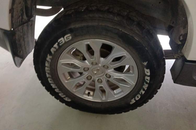 Used JMC Yusheng S350 2013 2.4T Automatic 4x4 Diesel Luxury 5-Seater Exterior 5