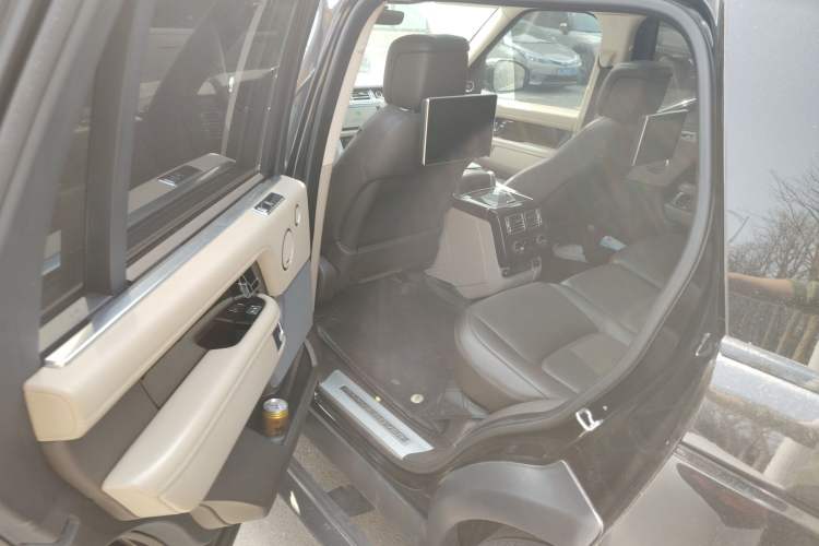 Used Land Rover Range 2021 3.0 L6 Century Extended Classic Edition