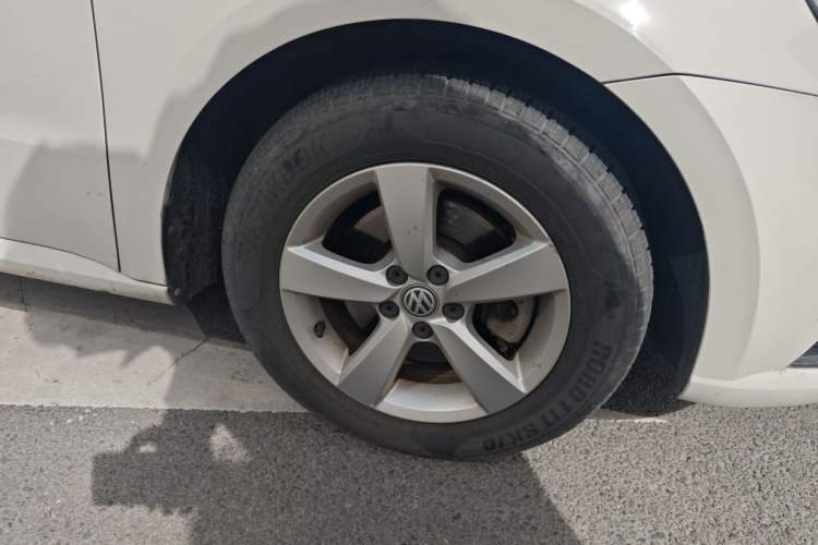 Used Volkswagen Lavida 2015 1.6L Manual Fashion Edition
