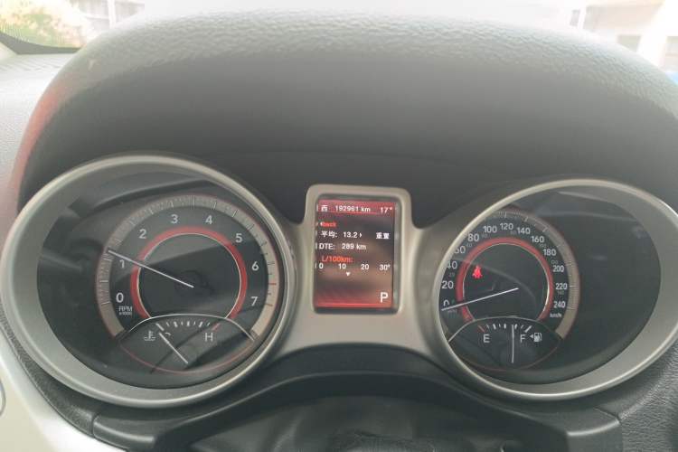 Used Dodge Journey 2013 2.4L Two-Wheel Drive Luxury Version
