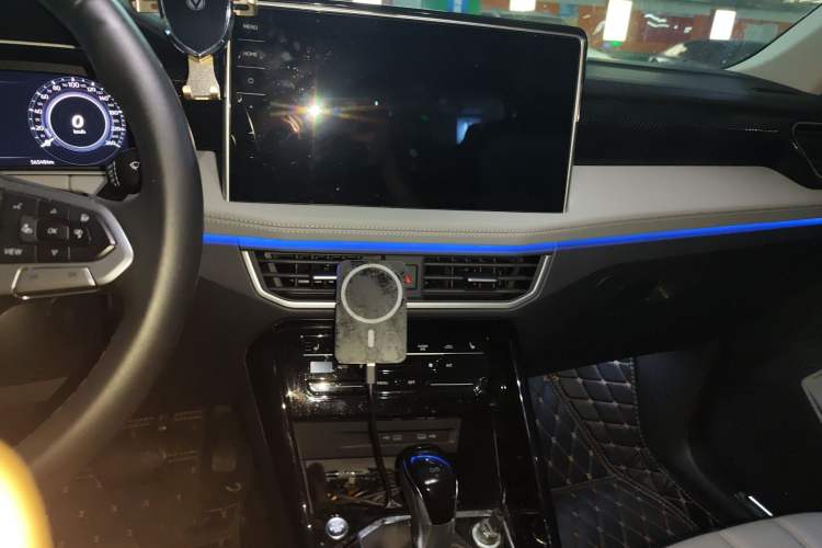 Used Volkswagen Tayron GTE Plug-in Hybrid 2023 280TSI Luxury Plus Advanced Edition Audio And AC Panel