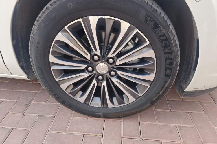 Used Buick GL8 2020 ES Land Cruiser 653T Luxury Model
