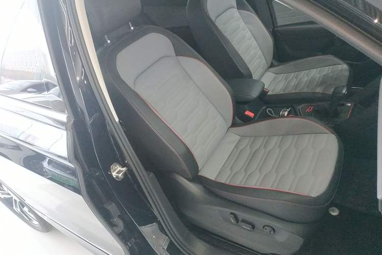 Used Volkswagen Tiguan L 2023 330TSI Automatic Two-Wheel Drive R-Line Flagship Edition