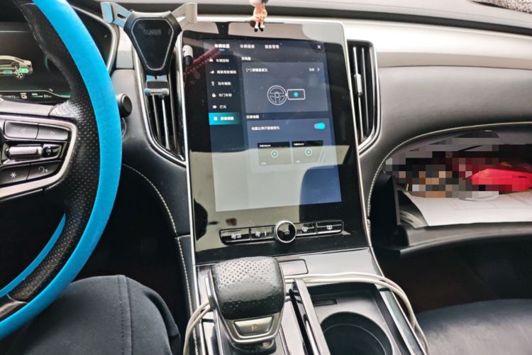 Used Roewe i6 MAX New Energy 2020 1.5T PHEV Cool & Stylish Skyroof Edition Audio And AC Panel