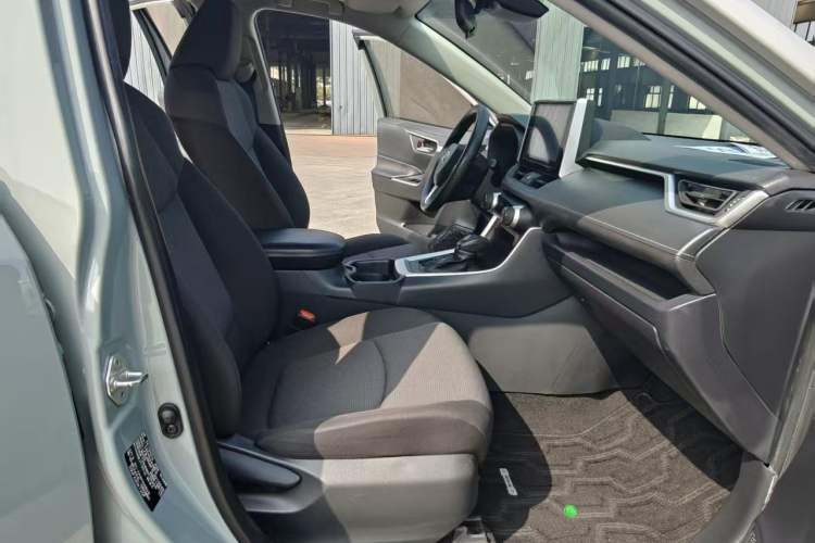 Used Toyota RAV4 2020 2.0L CVT 4x4 Trend Edition