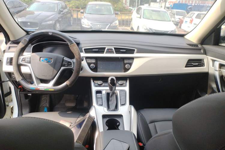 Used Geely Auto Emgrand X7 Sport 2018 1.8TD Automatic Two-Wheel Drive Smart Connect 4G Internet Edition