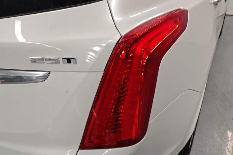 Used Cadillac XT5 2018 25T Luxury Model