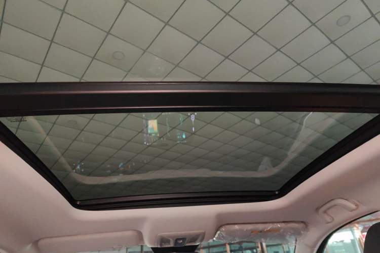 Used Changan UNI-K 2023 2.0T Two-Wheel Drive YueShang Trim
