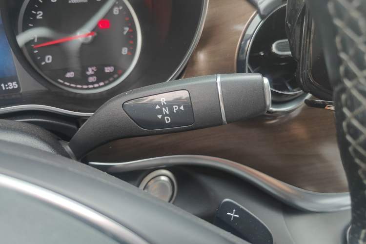 Used Mercedes-Benz V-Class 2020 V 260 L Long-wheelbase Luxury Edition Gear Lever