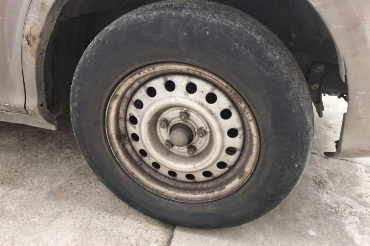 Used Foton MP-X E 2017 2.0L New Express Long Wheelbase 4Q20M Right Front Wheel Hub