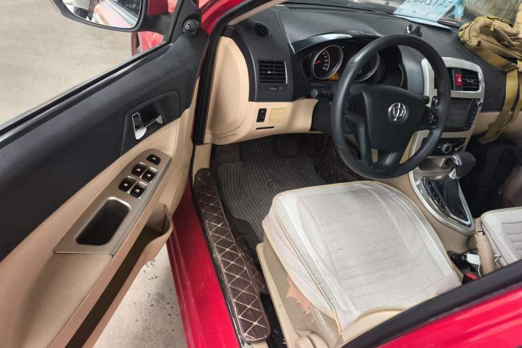 Used Brilliance H330 2013 1.5L Automatic Comfort Edition Driver Seat