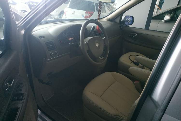 Used Buick GL8 2014 2.4L Classic Edition
