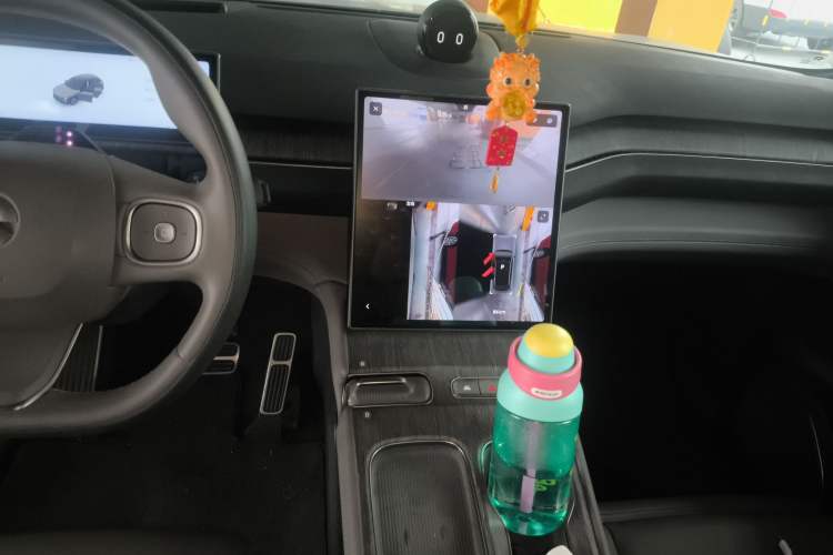 Used Nio ES7 2022 75 kWh Audio And AC Panel