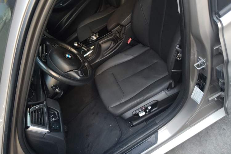 Used BMW 3 Series 2016 320i Fashion Model