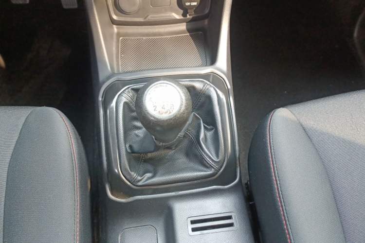 Used CHANGAN OSHAN X70A 2019 1.5L Manual Basic Version China VI Standard