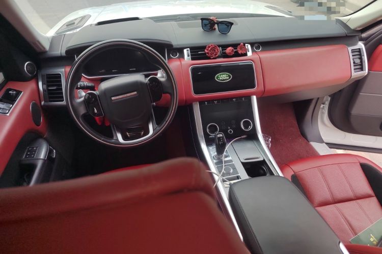 Used Land Rover Range Sport 2019 3.0 L6 HSE DYNAMIC Center Console