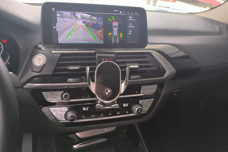 Used BMW X3 2020 xDrive25i Luxury Package Audio And AC Panel