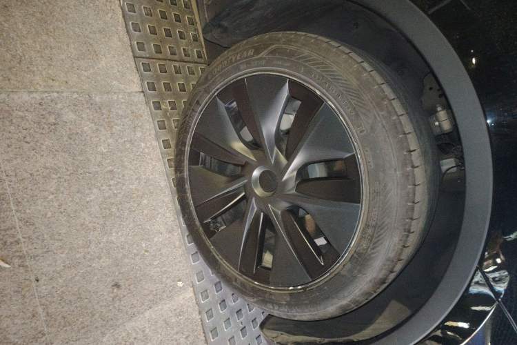 Used Tesla Model Y 2023 Rear-Wheel-Drive Version