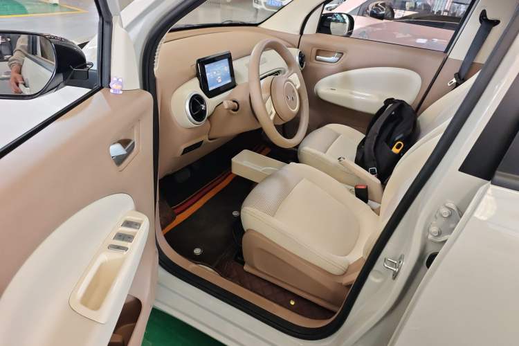 Used Wuling Hongguang MINIEV 2025 Four-Door Version Advanced Edition Driver Seat