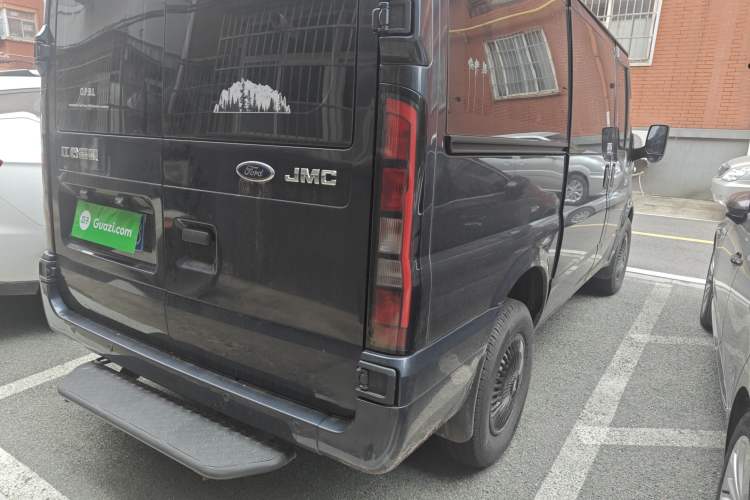 Used JMC Fushun 2025 2.0T 8AT Diesel Short-Wheelbase Garage-Version Commercial Multi-Purpose Passenger Vehicle with 5/6 Seats