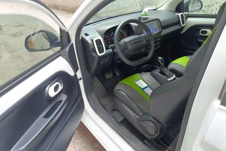 Used Roewe Clever 2021 302 km New Four-Seater Super-Efficient Version Driver Seat