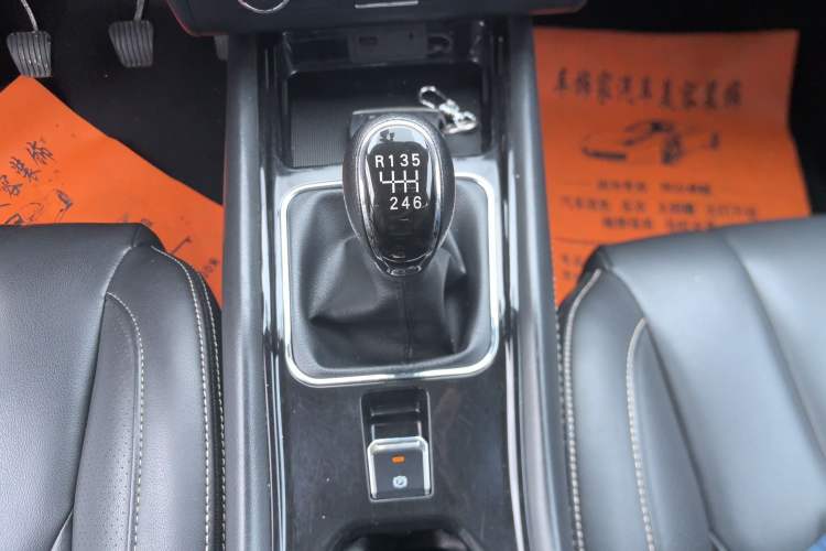 Used Dongfeng Fengon 580 2016 1.5T Manual Luxury Edition
