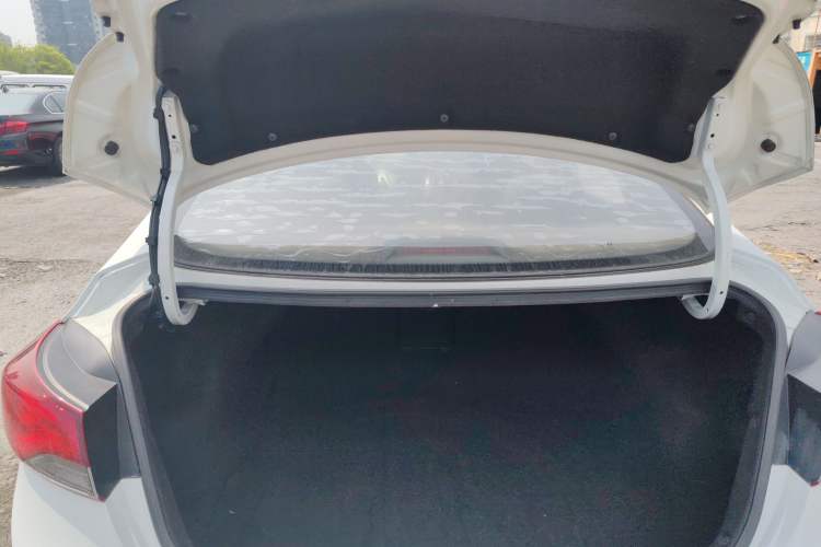 Used Hyundai Elantra (5th Generation / Langdong) 2016 1.6L Automatic Prestige Model
