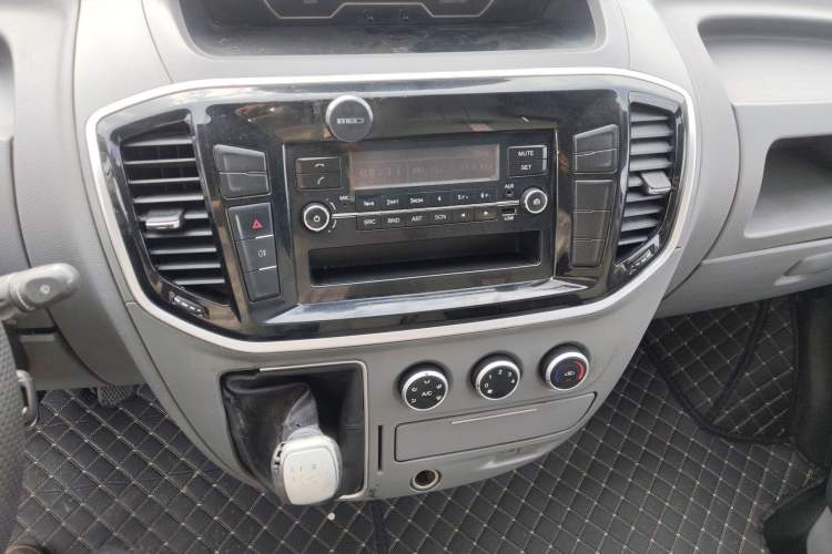 Used SAIC MAXUS Xintu V80  Audio And AC Panel