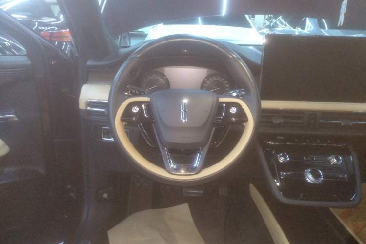 Used Lincoln Corsair 2021 2.0T Two-Wheel-Drive Luxury Edition