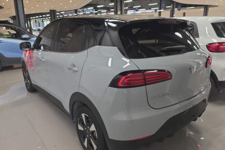 Used Wuling Bingo PLUS 2024 330 km Range Five-Seater Version Rear Left 45 Deg