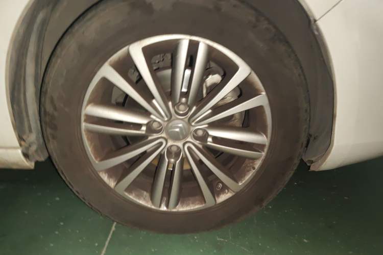 Used Citroen C4L 2015 1.8L Automatic Luxury Edition Right Front Wheel Hub