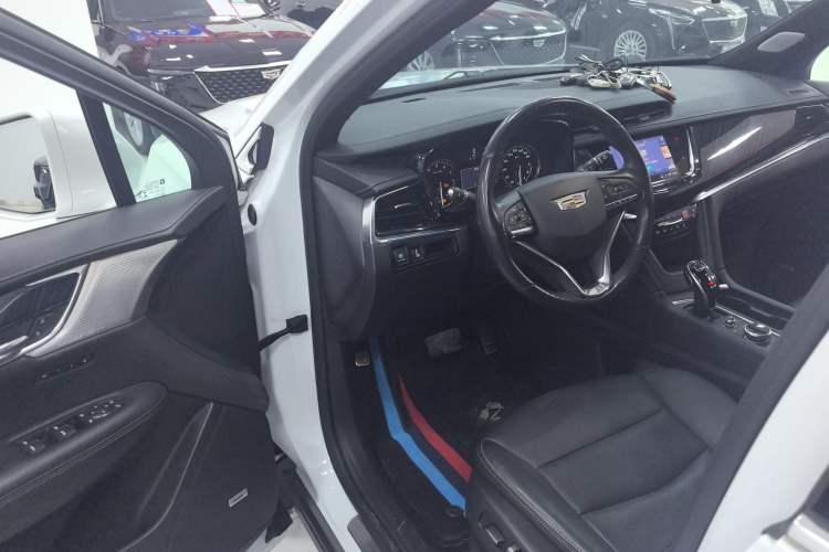 Used Cadillac XT6 2022 2.0T Six-Seater Four-Wheel Drive Luxury Version Driver Seat