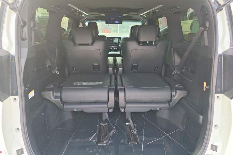 Used Toyota Vellfire 2023 Crown Dual-Engine 2.5L HV Ultimate Edition