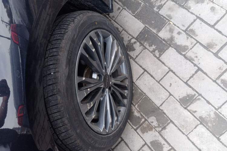 Used Dongfeng Aeolus Yixuan MAX 2023 1.5T Ultra-Stylish Trendsetting Dad Edition Left Front Wheel Hub