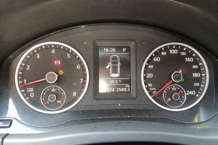 Used Volkswagen Tiguan 2012 1.8TSI Automatic Two-Wheel Drive Urban Edition Instrument Cluster