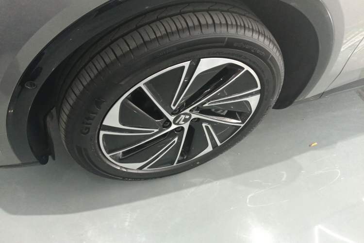 Used Rising R7 2025 Model Advanced Edition